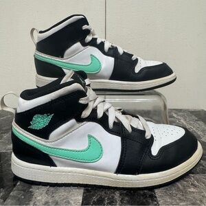 Nike Air Jordan 1 Mid Green Glow DQ8423-103 GS 2.5 Y